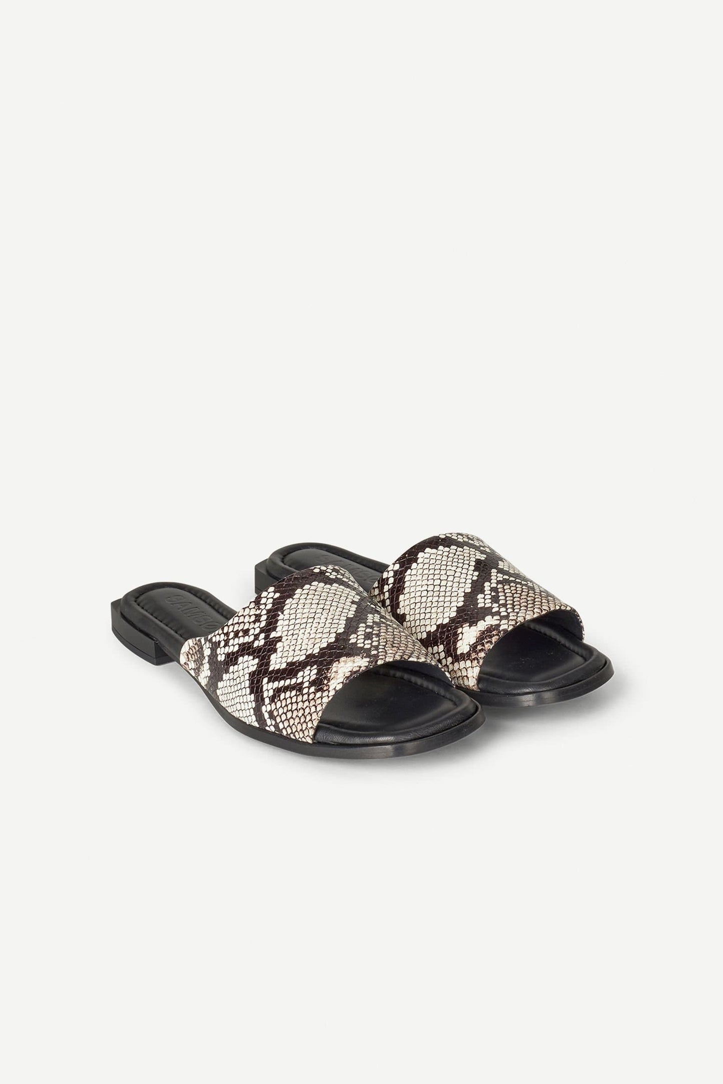 Saterza Sandals