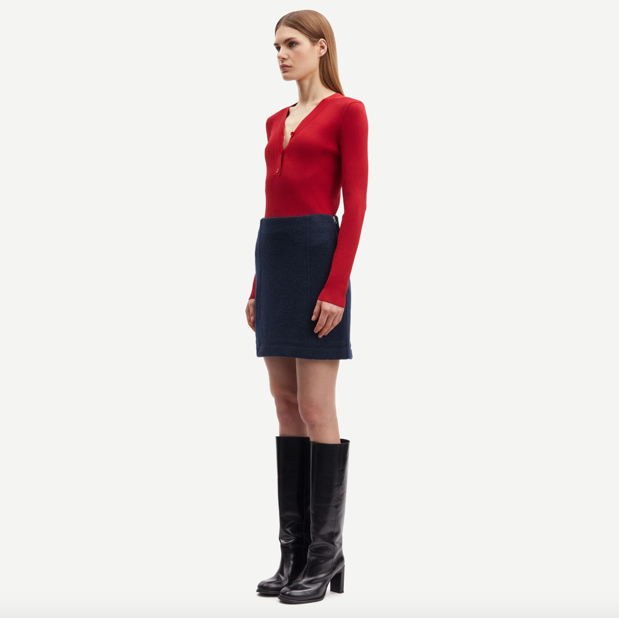 Saleonore V-Neck