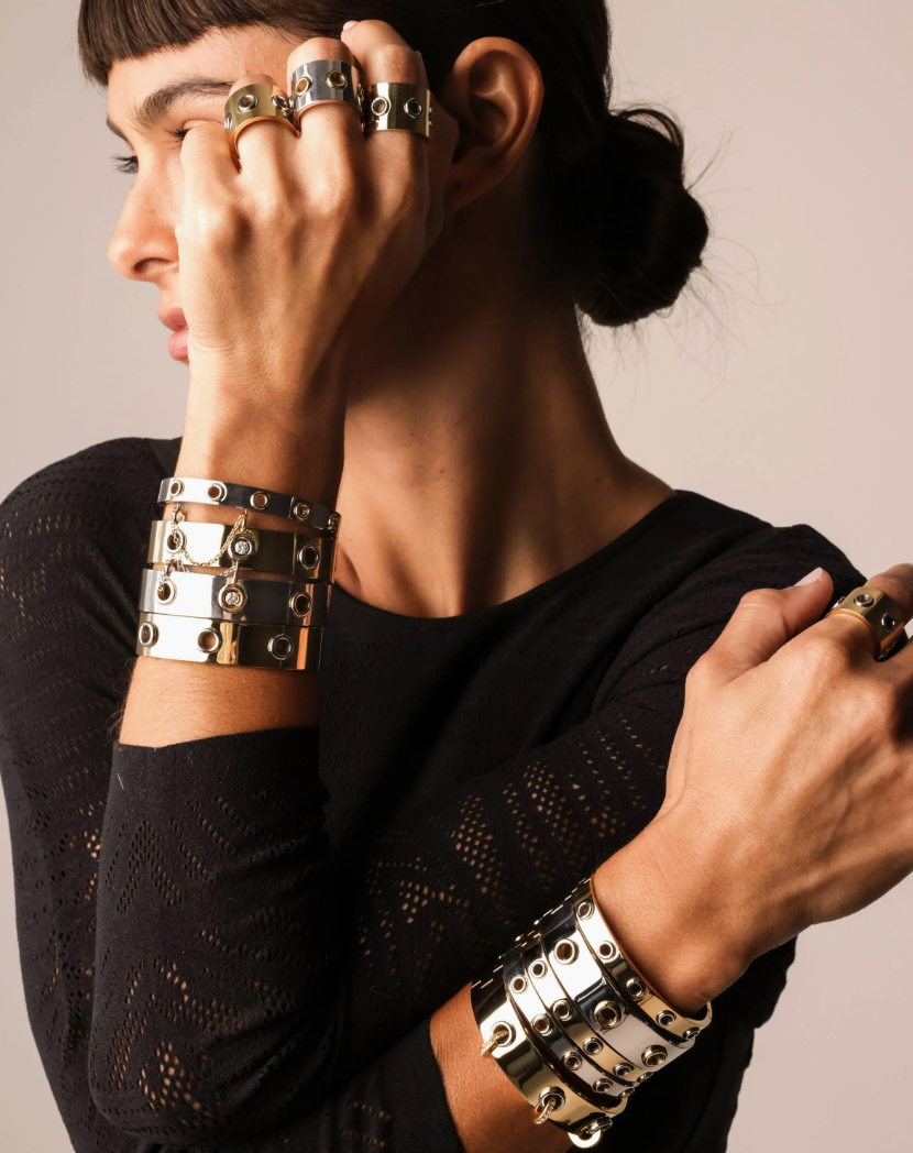 Hole Slim Bangle