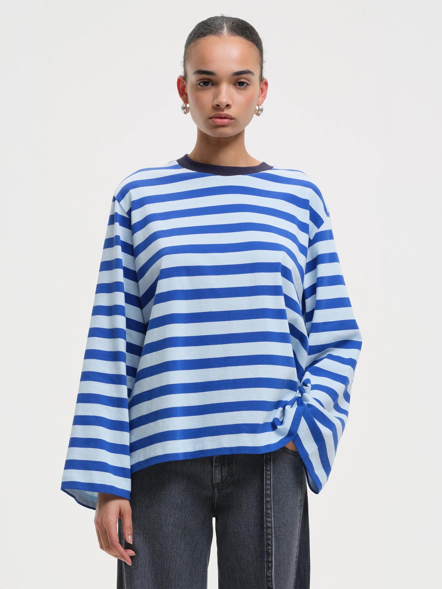 Lione Tee