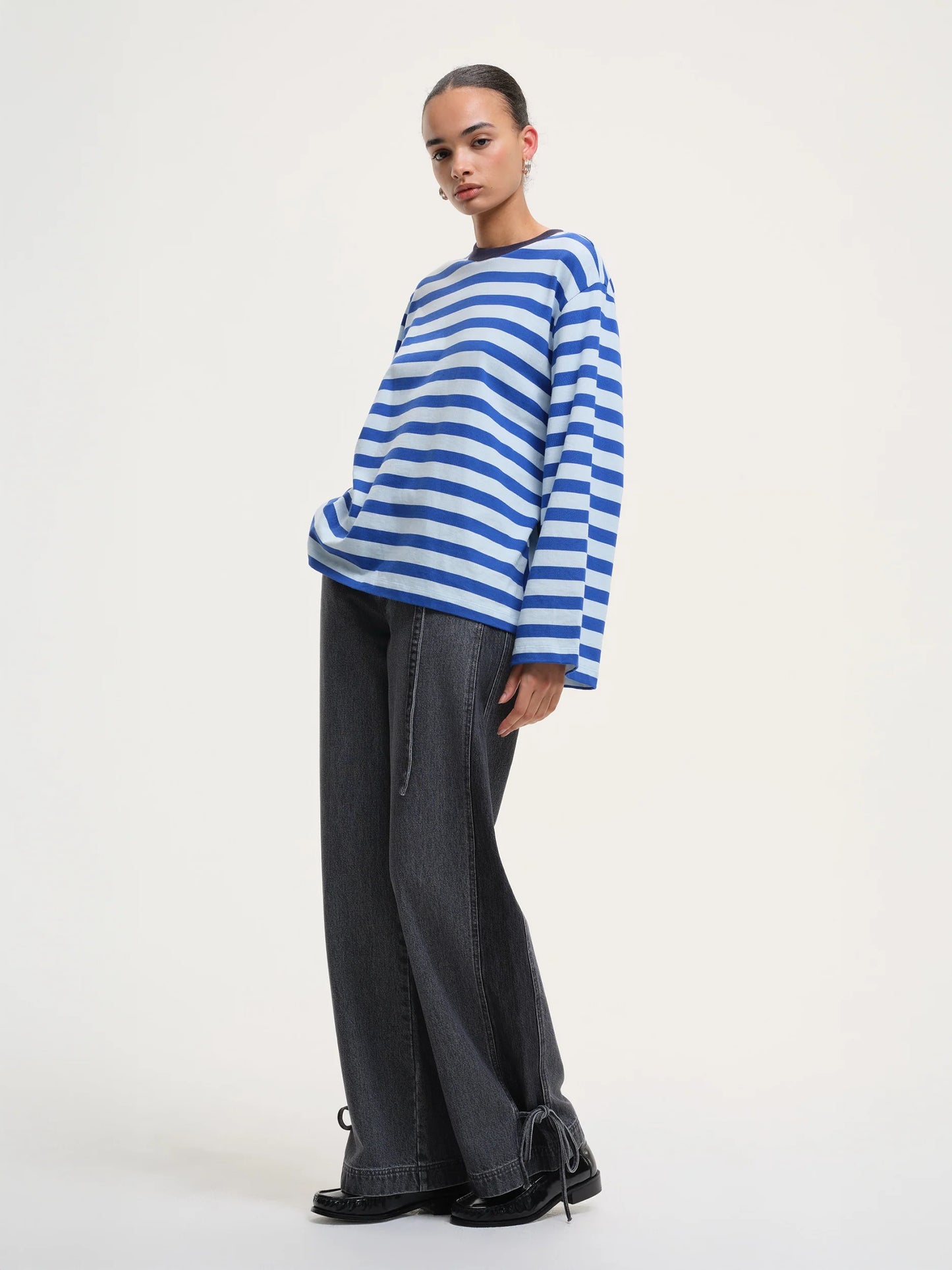 Lione Tee