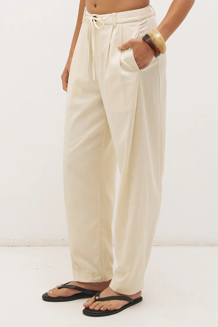 Alba Pant