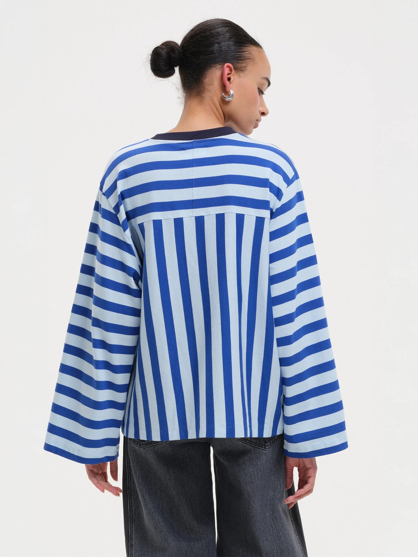 Lione Tee