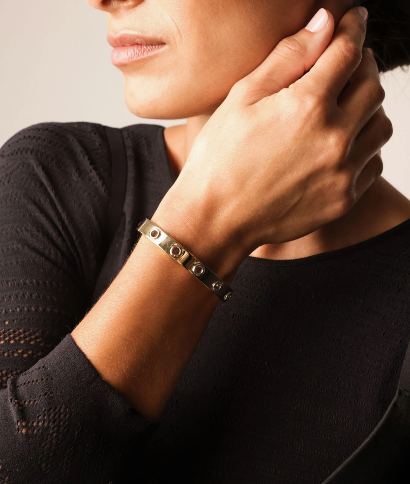 Hole Slim Bangle